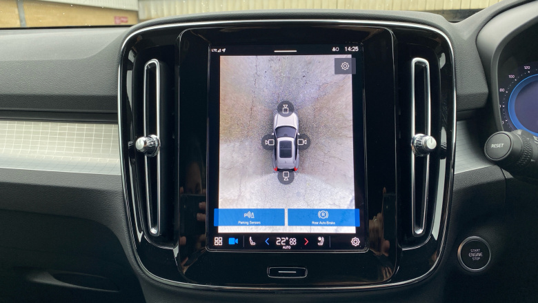 Volvo XC40 2.0 B3P Plus Dark 5dr Auto Petrol Estate